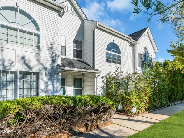 69 Madison Court, Tinton Falls, NJ 07712