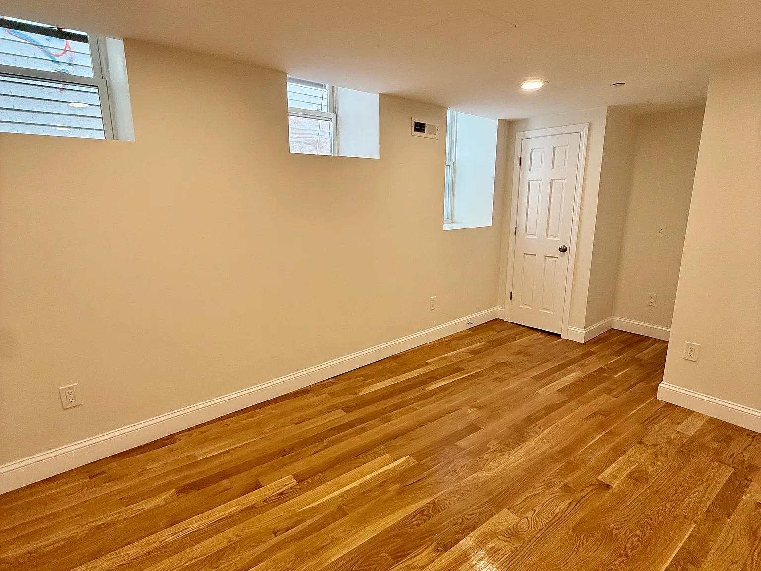 4 bed, 1200 sqft, $3,000 — Photo 4