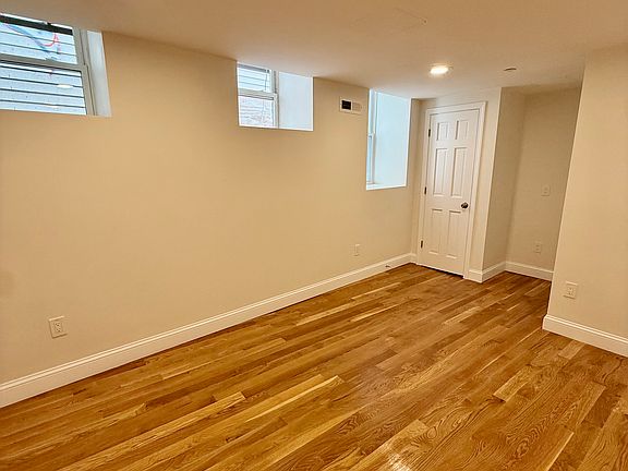 4th image of 8 Joyce St #2L