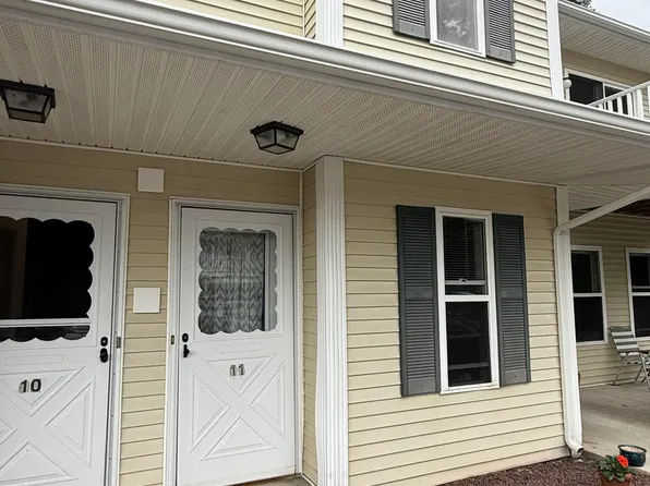 1911 Cambridge Manor Dr, Schenectady, NY 12302