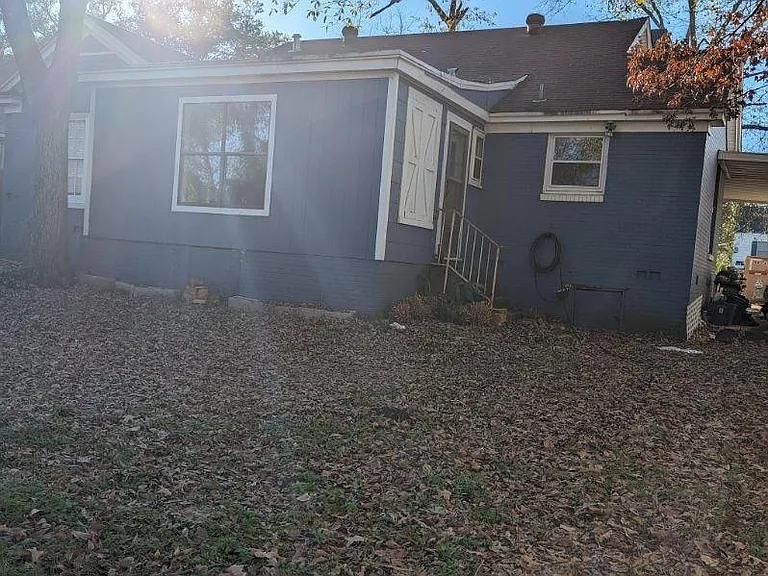 1402 S Donnybrook Ave — Photo 2