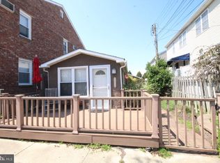 9707 Monmouth Ave, Margate, NJ 08402