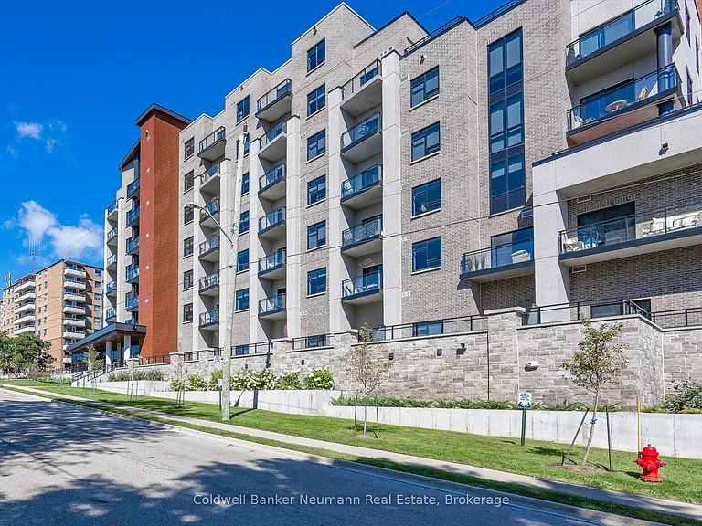 30 Hamilton St S #601 — Photo 1