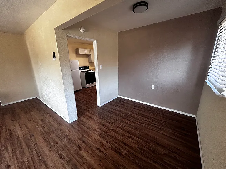1839 Palomas Dr NE — Photo 8