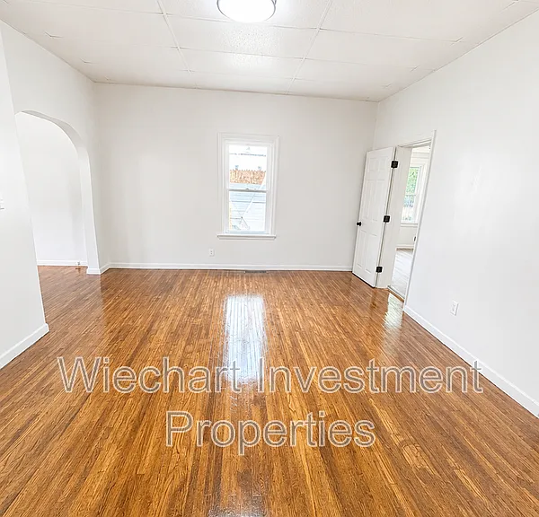614 N Metcalf St — Photo 3