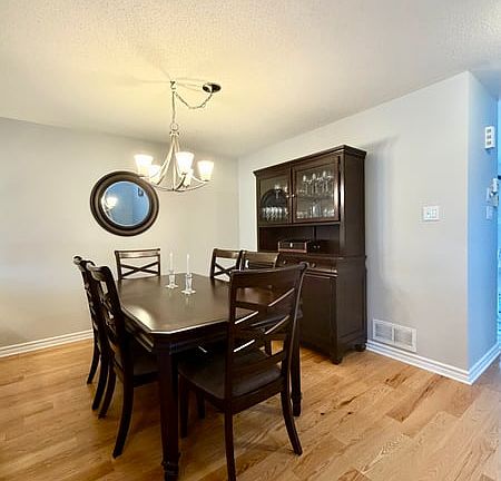 4th image of 314 Oakcrest Way