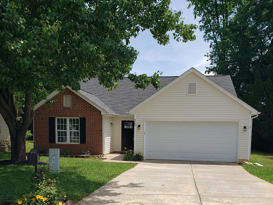 9302 Winston Hall Ct