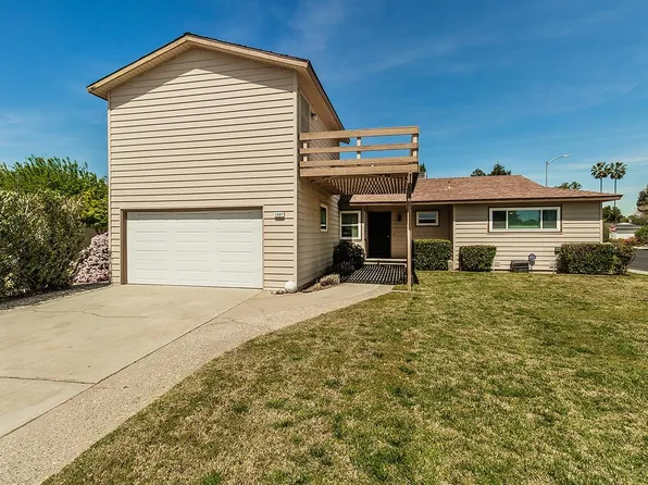 1597 Stanford Cir, Clovis, CA 93611