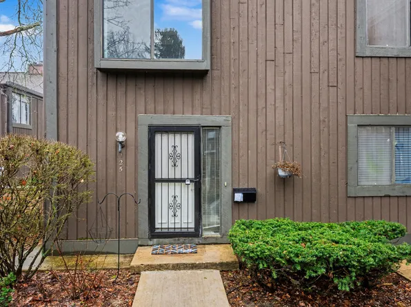 125 Balmoral Ct, Kalamazoo, MI 49006