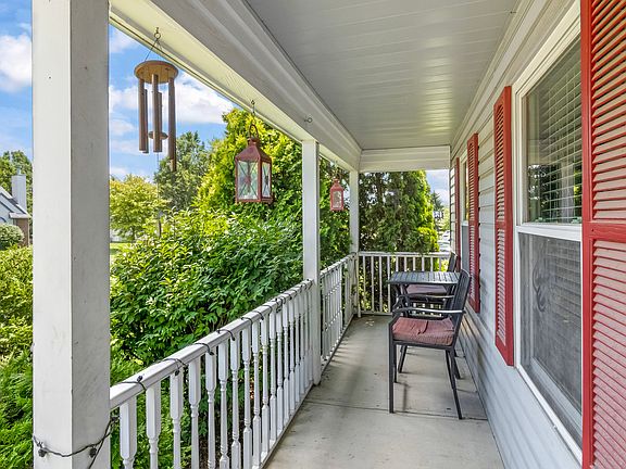 3rd image of 5922 Vicksburg Ln