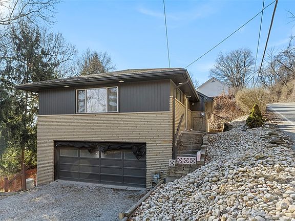 3rd image of 2219 Hill Rd