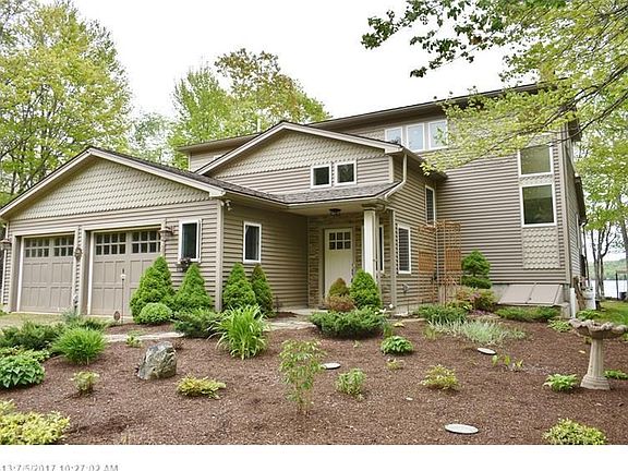 Architect Designed Home on the shores of Swan Lake.