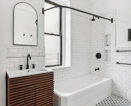 3rd image of 70 Lenox Rd APT 1E