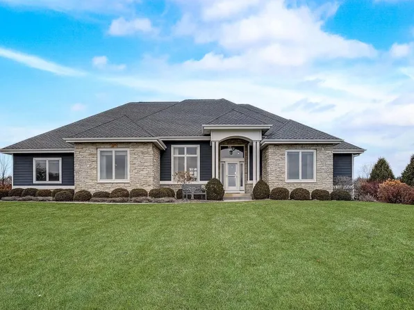 9740 Stonegate ROAD, Cedarburg, WI 53012
