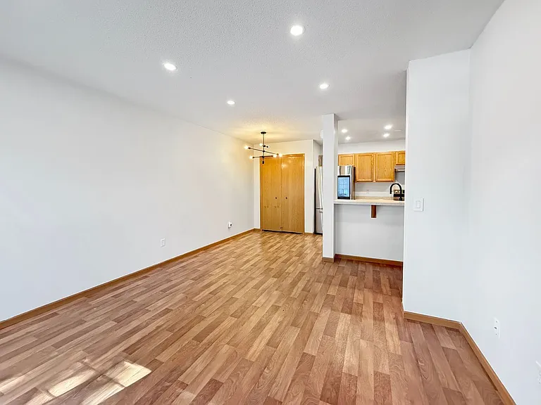 1389 Highpoint Curv — Photo 2