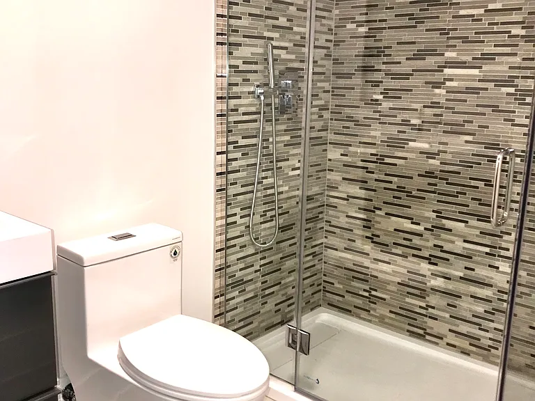 171 E Davis St #201 — Photo 10