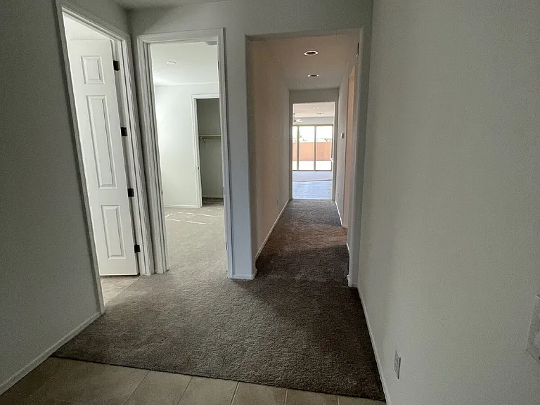 1251 E Jahns Dr — Photo 6