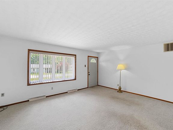 5th image of 1207 Apple St
