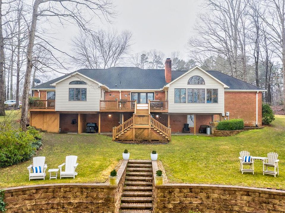 1st image of 107 Oak View Dr
