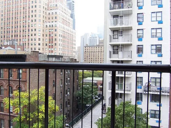 343 West 51st Street image 4 of 8