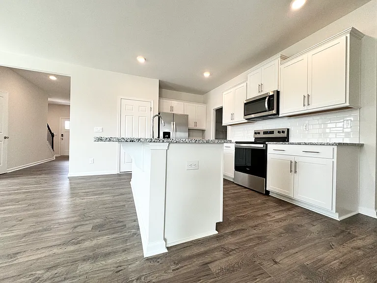 1650 Secrest Commons Dr — Photo 6