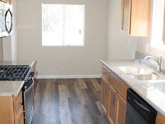 4th image of 655 San Pasquell St