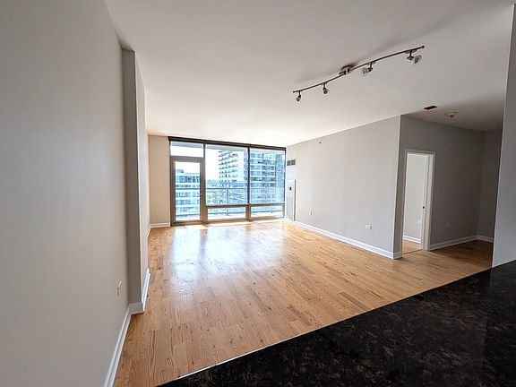 4th image of 100 E 14th St #81