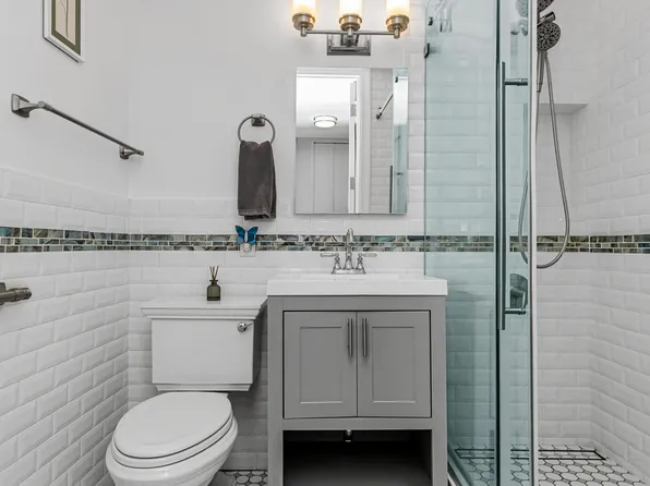 305 East 24th Street image 17 of 27