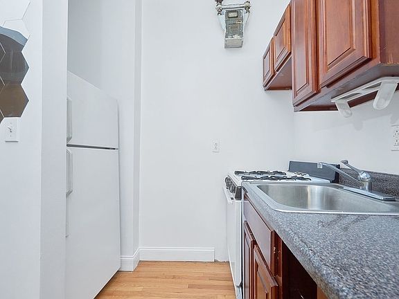 4th image of 565 W 139th St APT 56