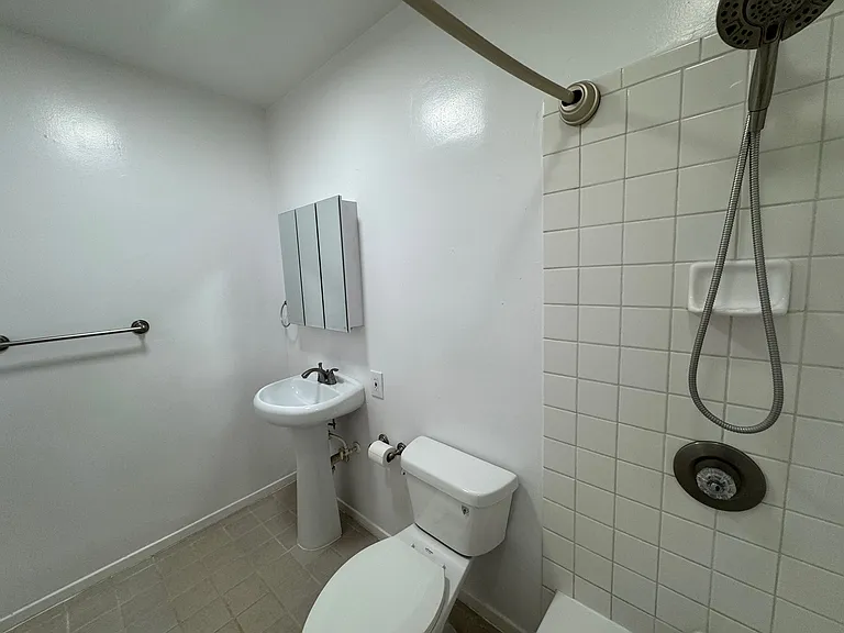 1937 N Bronson Ave #6 — Photo 18