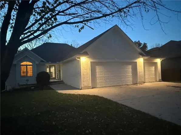 1601 Kentucky Dr, Pleasant Hill, MO 64080