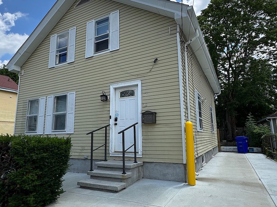 Front of house with driveway