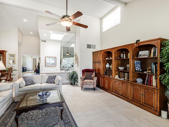 5th image of 7476 Regency Dr