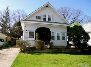 397 Pine St, Freeport, NY 11520