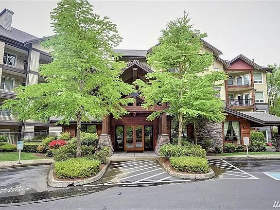3rd image of 18707 SE Newport Way APT 202