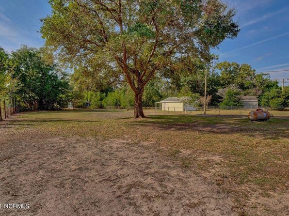 407 Pine Hills Dr