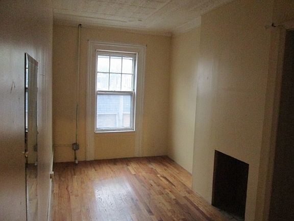 3rd image of 282 Humboldt St #3