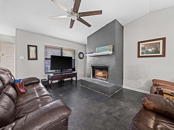 3rd image of 540 Winchester Dr