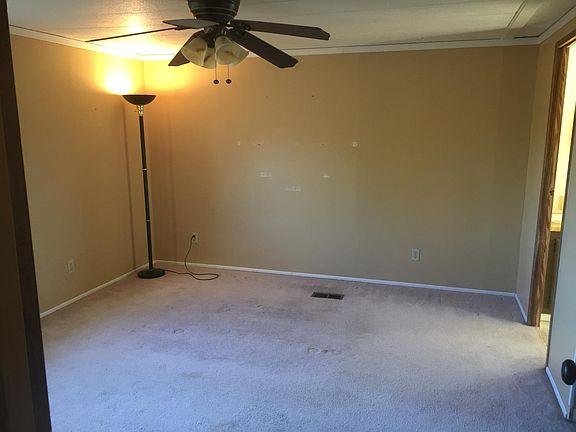 2nd image of 3218 SE Grace Ave