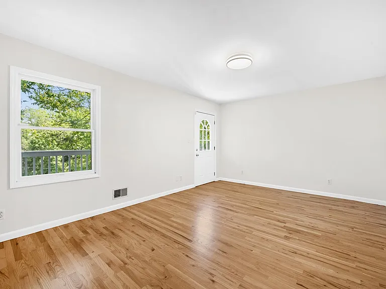 14 Elizabeth St #1 — Photo 16