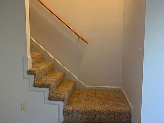3rd image of 215 Medlock Rd