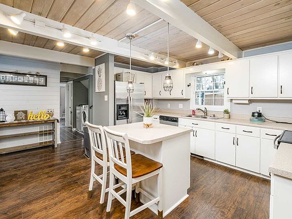2nd image of 2501 Mountain Dr