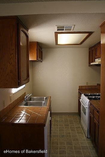2nd image of 2805 Villalovos Ct APT 4