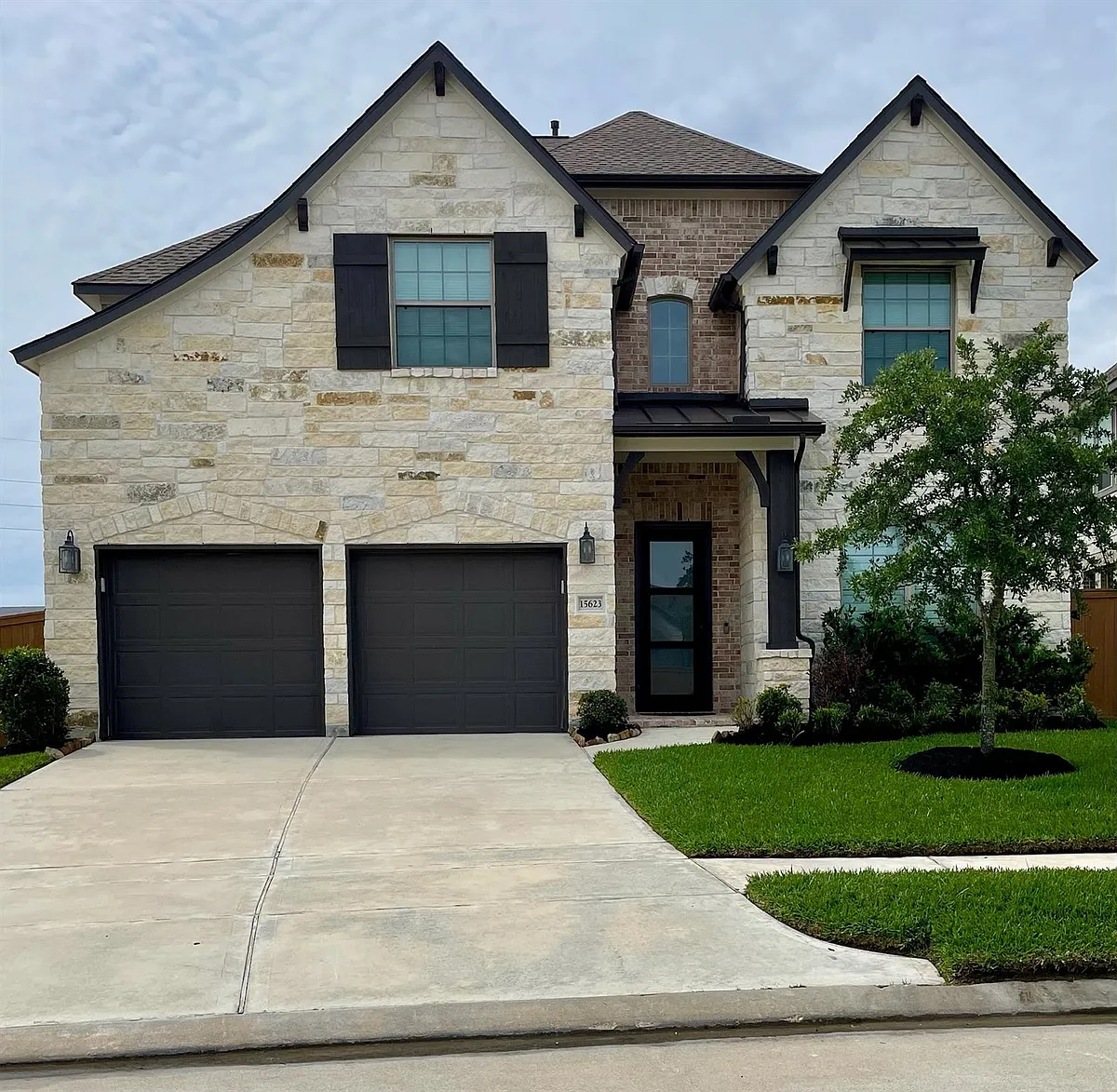 Building Photo - 15623 Roscobie Park Dr
