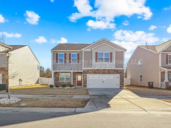 4015 Meadow Green Dr, Charlotte, NC 28269
