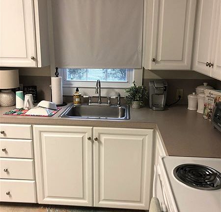 4th image of 209 Hawley Ave