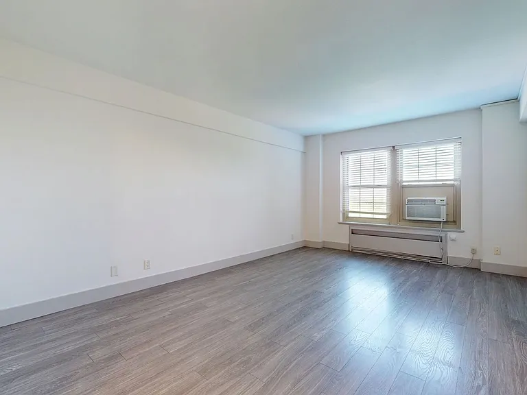 Dining/Living room