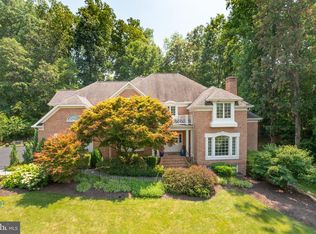 9605 Tackroom Ln, Great Falls, VA 22066