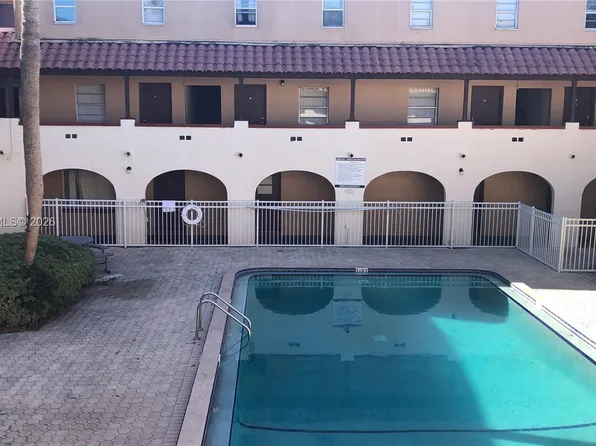 914 SW 8th Ave APT 57, Gainesville, FL 32601