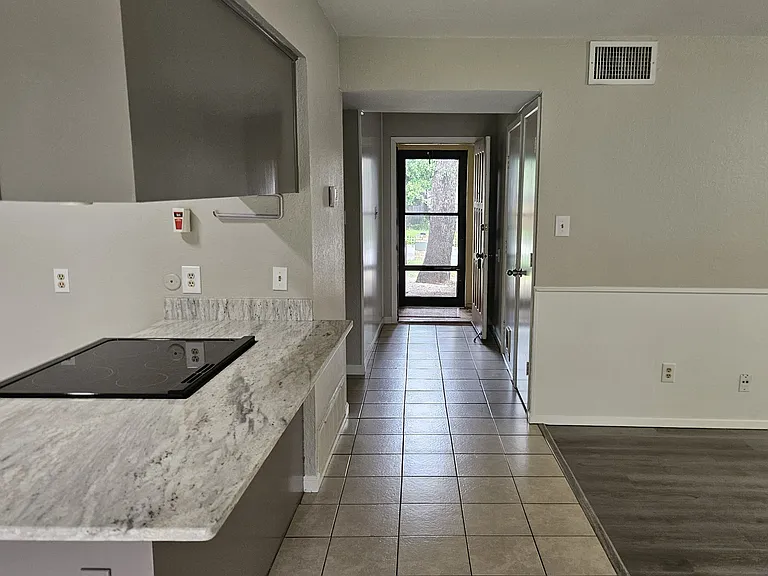 3607 Biscay Dr — Photo 3